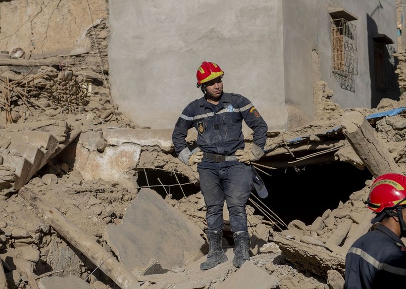 Fas'ı enkaza çeviren deprem! Göbek bağı kopmamış yenidoğan toprak altından çıkarıldı - Resim: 51