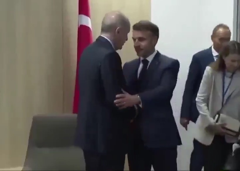 Cumhurbaşkanı Erdoğan’dan Lahey’de Macron’a net mesaj: Vücut diliyle üstünlük çabası sonuçsuz kaldı - Resim : 1