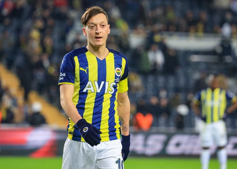 Ronaldo sonrası Mesut Özil! Arabistan ekibi devrede - Resim: 2