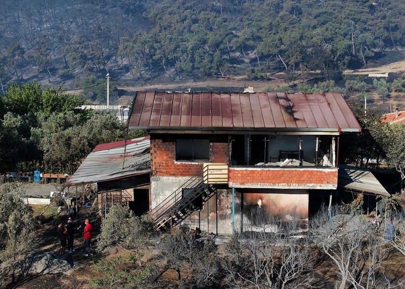İzmir Aliağa'daki yangının bıraktığı hasar gün ağarınca ortaya çıktı! Bir kişi gözaltında - Resim: 22