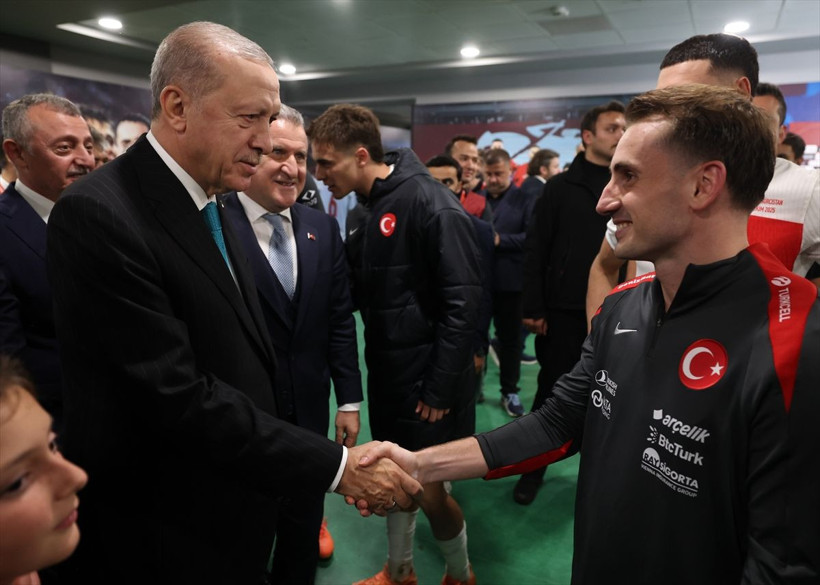 Cumhurbaşkanı Erdoğan milli takım oyuncularını tebrik etti - Resim: 4
