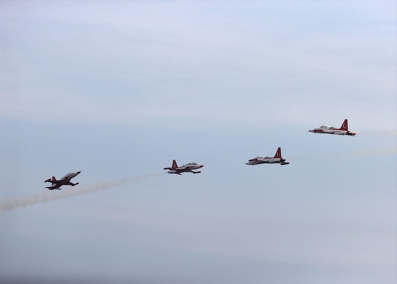 Türk yıldızları Ata'ya saygı için uçtu - Resim: 28