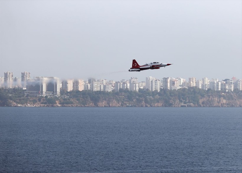Türk yıldızları Ata'ya saygı için uçtu - Resim: 39