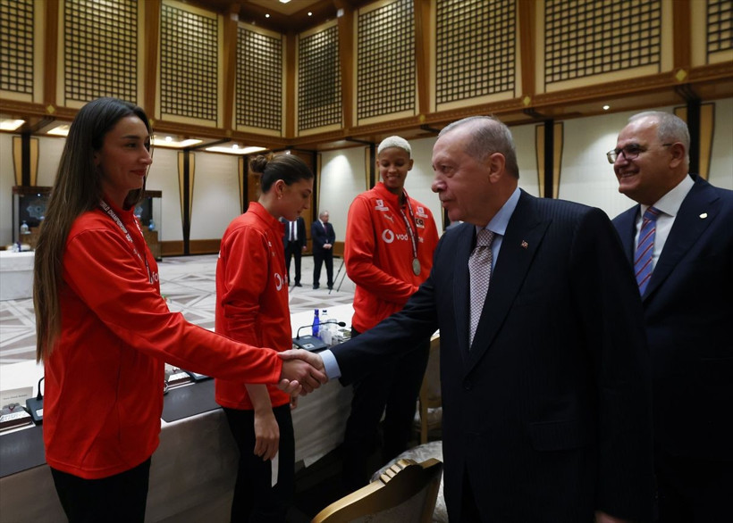 Cumhurbaşkanı Erdoğan, A Milli Kadın Voleybol Takımı'nı kabul etti - Resim: 9