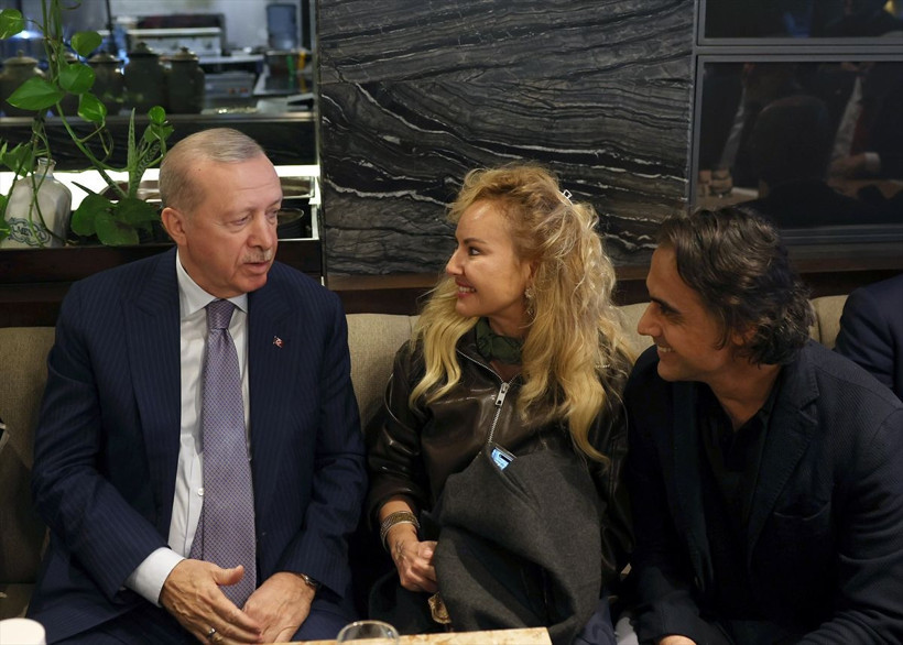 Cumhurbaşkanı Erdoğan kafede vatandaşlarla sohbet etti - Resim: 1