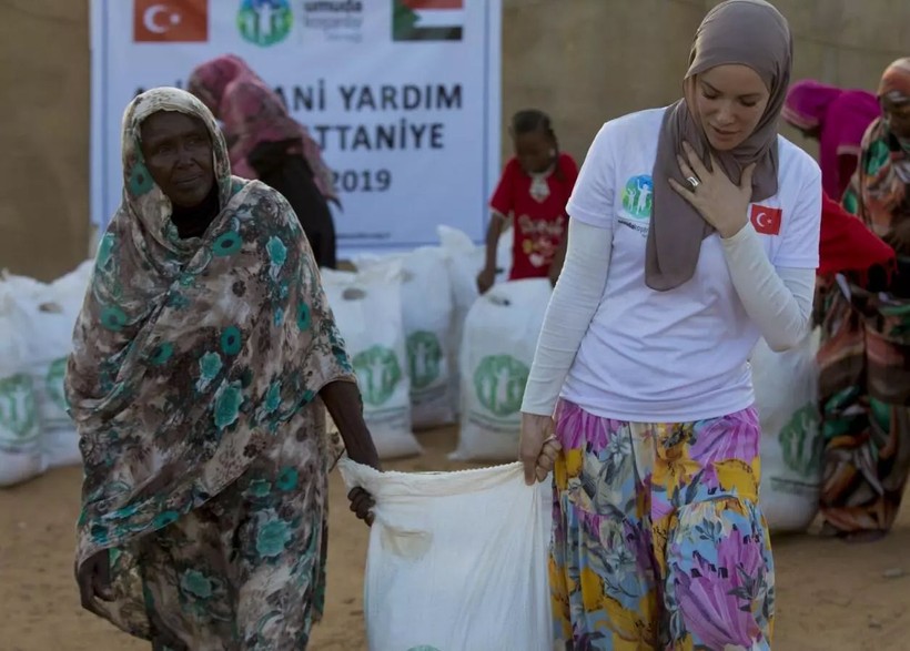 Gamze Özçelik'ten İsrail'in katliamlarına tepki! "Allah'ın laneti üzerinize olsun" - Resim: 1