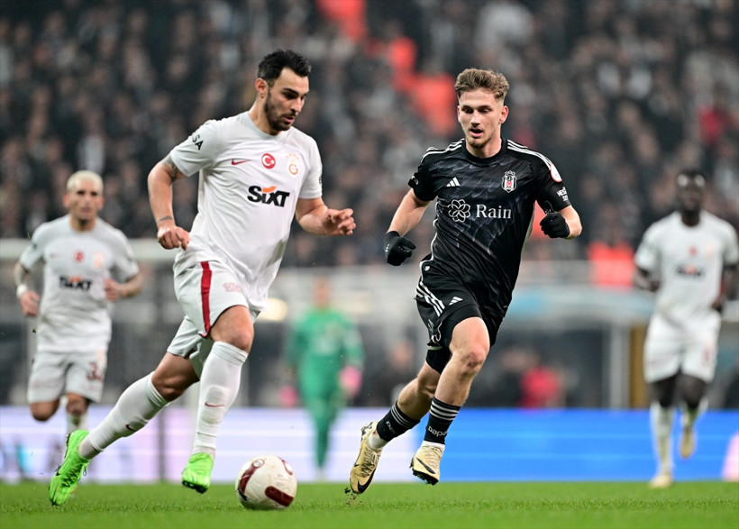 Beşiktaş Teknik Direktörü Fernando Santos, derbi mağlubiyetinin ardından hakeme tepki gösterdi - Resim : 1