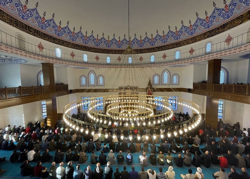 İslam aleminde bayram namazı coşkusu! Camiler doldu taştı - Resim: 145