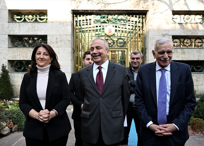 Pervin Buldan'dan ilk yorum: Hepimize hayırlı olsun, keşke Sırrı Başkan da görseydi - Resim : 1
