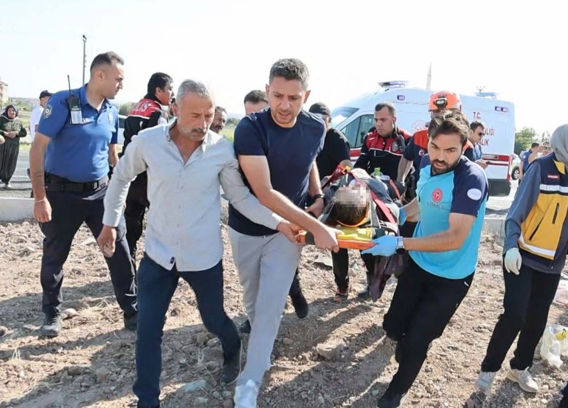 AYT sınavına giderken korkunç kaza: 1 ölü, 10 yaralı - Resim: 20