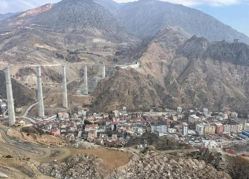 Yusufeli Barajı sonrası su altında kalacak ilçeyi görmek isteyenler Artvin'e akın ediyorlar - Resim: 12