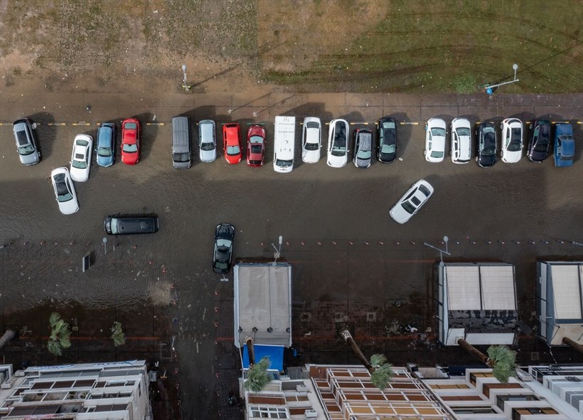 İzmir'de yollar göle dönerken Tunç Soyer Avrupa'ya gitti! Altyapı problemlerinden bırak İzmirli yönetime isyan ederken Soyer: İklim krizi... - Resim: 13