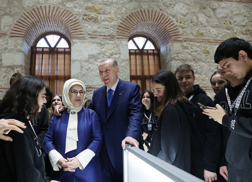 Cumhurbaşkanı Erdoğan, Rami Kütüphanesi'nin Açılış Törenine katıldı, kütüphane gezisi esnasında öğrencilerle çekilen fotoğraflar iç ısıttı - Resim: 18
