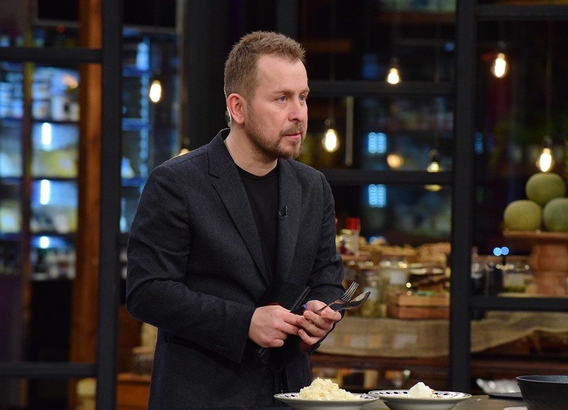 TV8 ekranlarında yayınlanan 'MasterChef Türkiye' programındaki hangi ünlü şef programa veda ediyor? Yerine hangi ünlü isim gelecek? - Resim: 5