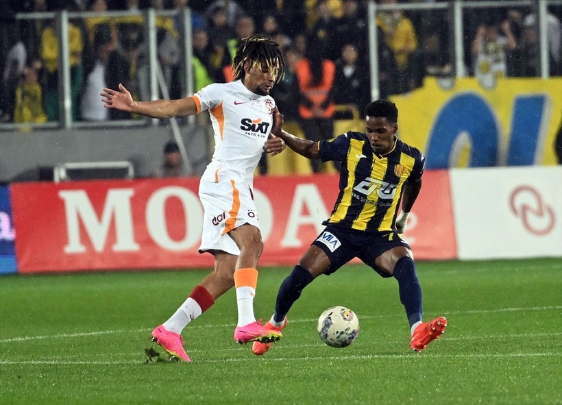 Son dakika Galatasaray haberleri... Galatasaray Ankaragücü'nü 4-1 yendi! Şampiyonluk maçından unutulmaz fotoğraflar - Resim: 72