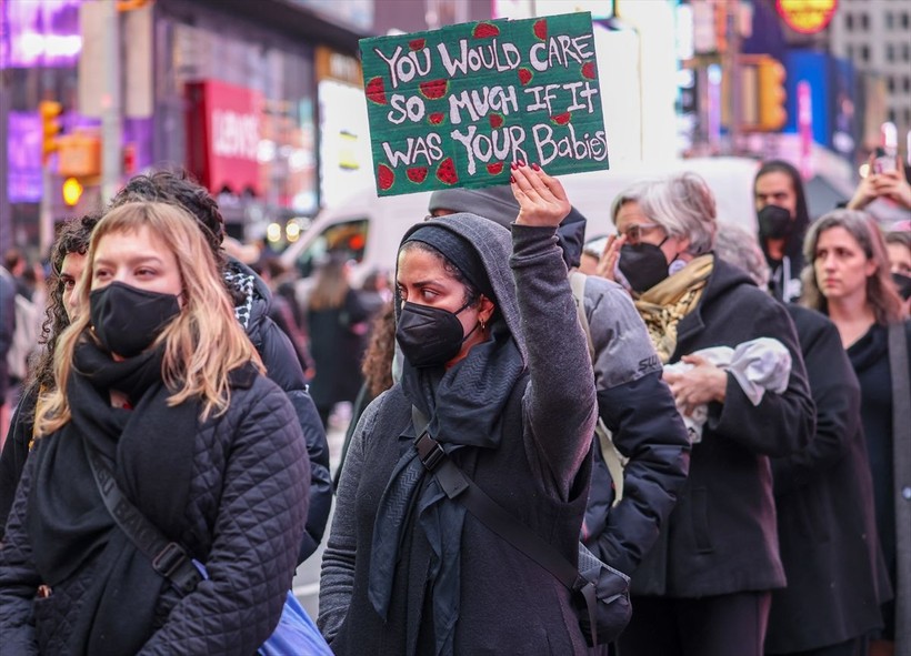 New York Gazze'de ölen binlerce bebek ve çocuk için sessiz yürüyüş yaptı - Resim: 5