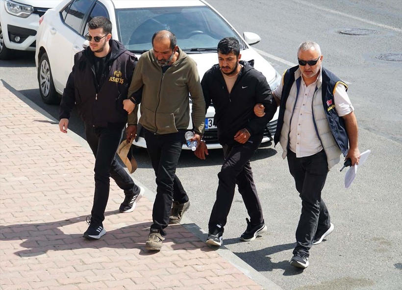 Tekirdağ'da tüyler ürperten olay: Yardım için gitti, evin çocuğu boğazını kesti - Resim: 13