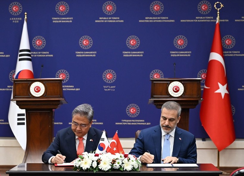 Bakan Fidan Güney Koreli mevkidaşıyla görüştü: İmzaladığımız yol haritası ortak irademizin nişanesi - Resim: 7