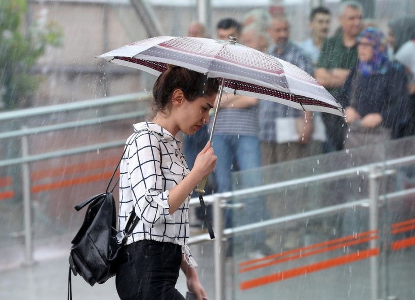 Meteoroloji İstanbul için gün verdi! Beklenen sağanak geliyor! İşte gün gün hava durumu - Resim: 2