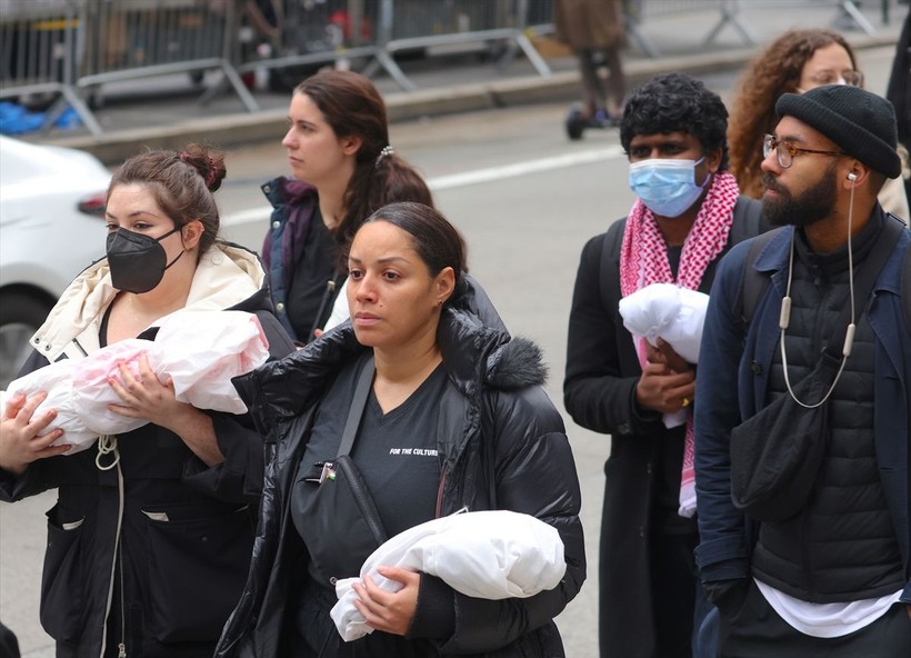 New York Gazze'de ölen binlerce bebek ve çocuk için sessiz yürüyüş yaptı - Resim: 3