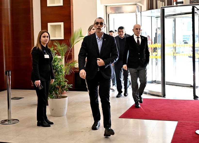 Behzat Ç. ile akıllarda kalan CHP'nin Etimesgut adayı Erdal Beşikçioğlu 'kriz çıkardı' iddialarıyla gündem gelen Mansur Yavaş'ı ziyaret etti - Resim: 3