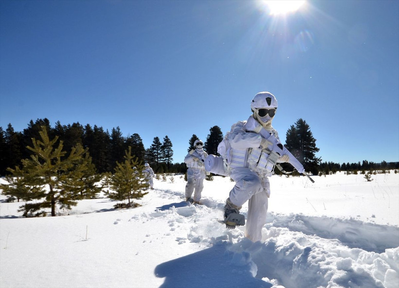 Komandoların Kars'ın karlı dağlarında zorlu eğitimi❄️⛷️🗻 - Resim: 9