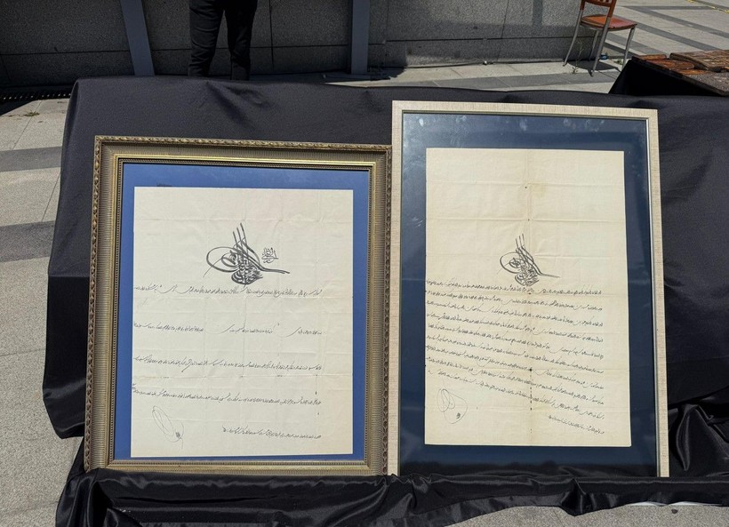 Sultan Abdülhamid, 3'üncü Selim... Padişah fermanlarının da olduğu 3 bine yakın tarihi eser yakalandı - Resim: 9