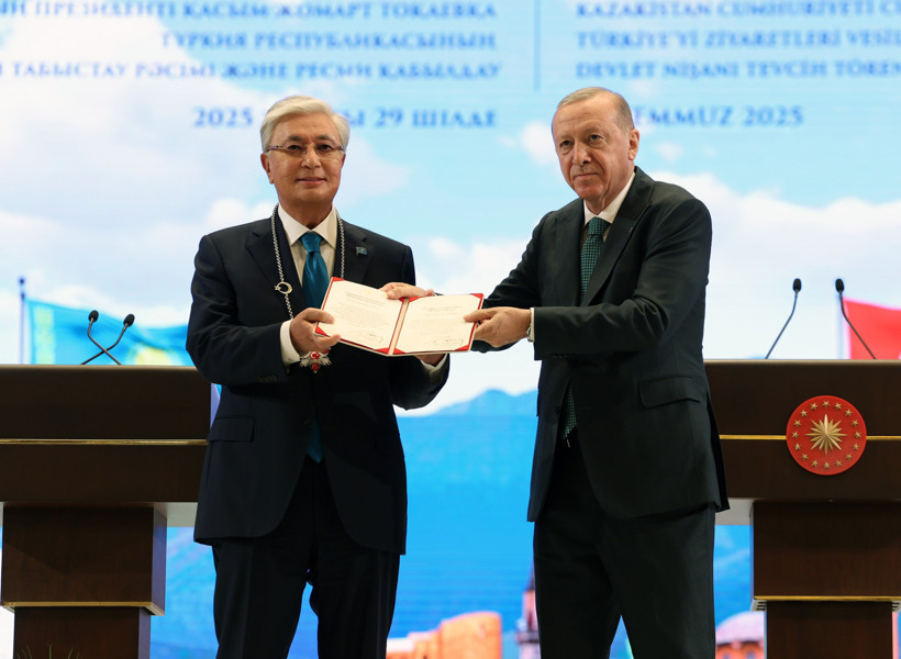 Cumhurbaşkanı Erdoğan tarafından Kazakistan Cumhurbaşkanı Tokayev’e Devlet Nişanı tevcih edildi - Resim : 2