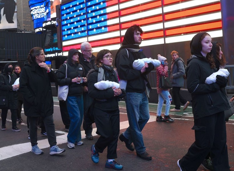 New York Gazze'de ölen binlerce bebek ve çocuk için sessiz yürüyüş yaptı - Resim: 15