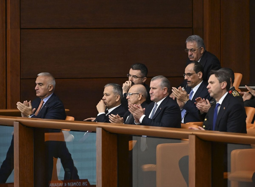 Meclis'te sürpriz görüşme: AK Parti, MHP, İYİ Parti, DEM Parti heyetleri aynı karede - Resim: 16