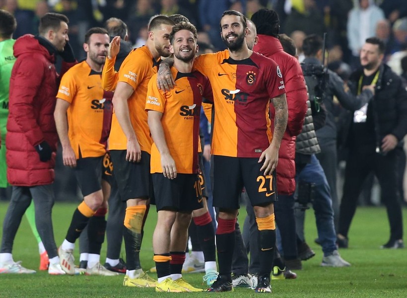 Fenerbahçe - Galatasaray derbisini spor yazarları yorumladı! Mağlubiyet Jorge Jesus'a yazar - Resim: 17