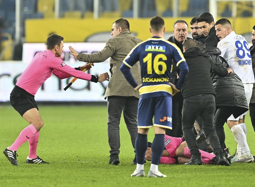 MKE Ankaragücü Kulübü Başkanı Faruk Koca görevinden istifa etti - Resim : 3