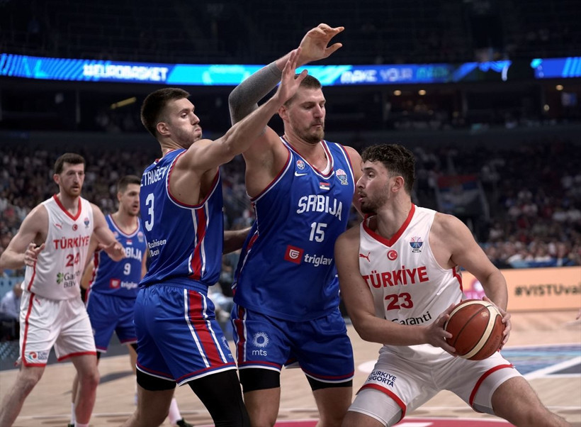 12 Dev Adam Sırbistan'ı 95-90 yenerek grubu lider tamamladı - Resim: 4