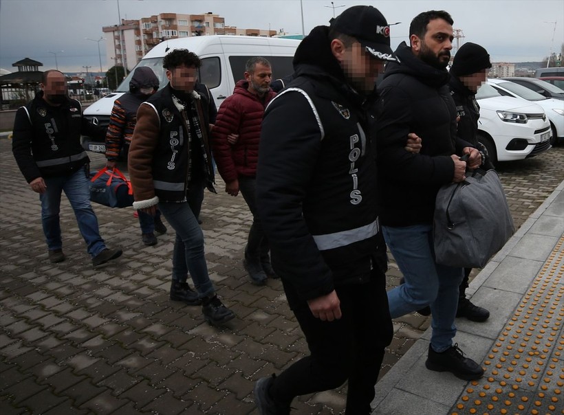 Gökçeada Belediyesi'ne yolsuzluk operasyonu! Başkan Ünal Çetin, imar müdürü ve aracı olan kişi tutuklandı - Resim: 3