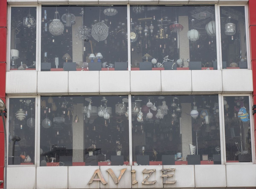 Kahramanmaraş depreminde hiç hasar almayan bir avize dükkanı şaşkınlık yarattı - Resim: 4