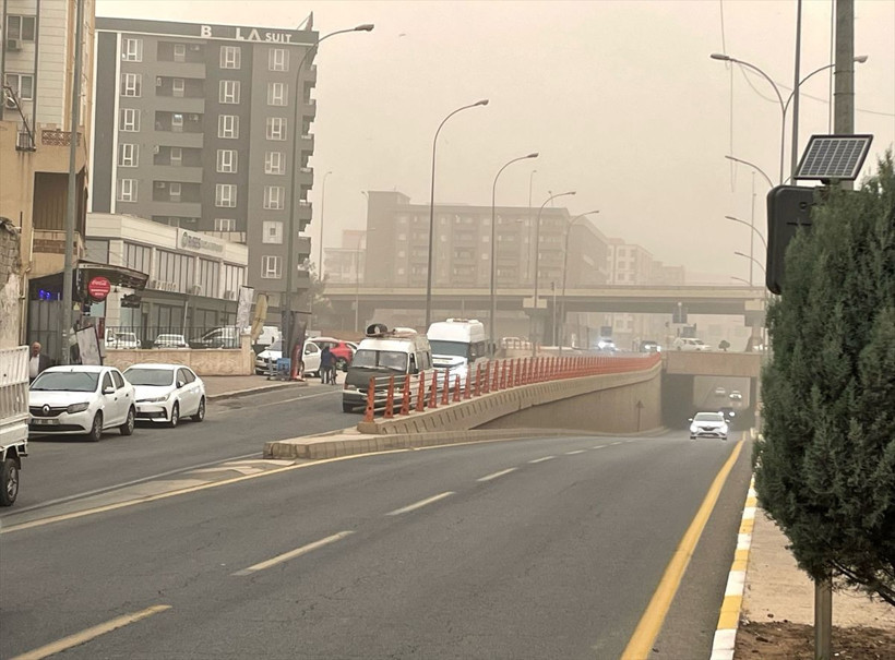 Toz bulutu Şanlıurfa semalarını kapladı - Resim: 5