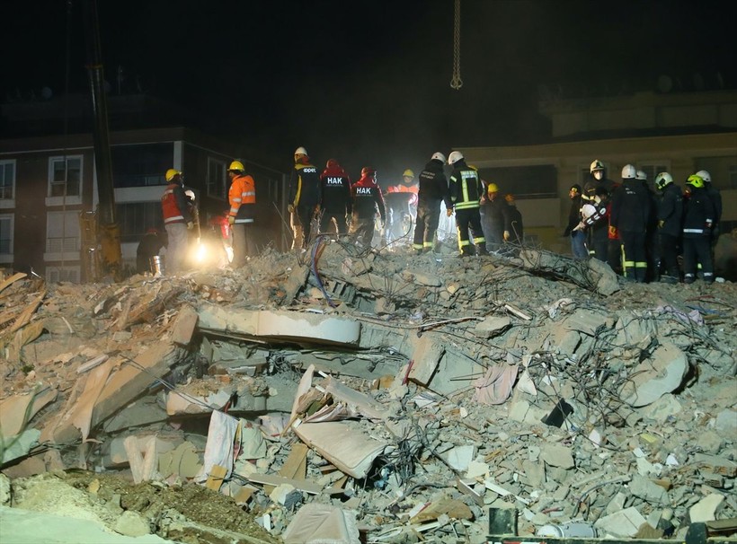 Kahramanmaraş merkezli depremlerin ardından İstanbul'da çalışmalar sürüyor: Riskli olmayan semt yok - Resim: 4