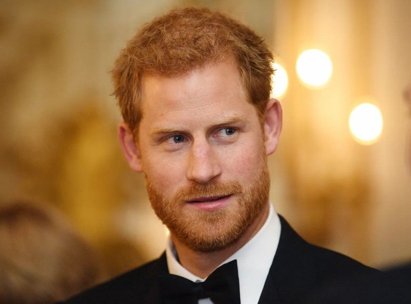 Prens Harry ve eşi Meghan'ın belgeselinin yankıları devam ederken Harry'nin tartışmalı anı kitabı 'Spare' raflardaki yerini aldı - Resim: 12