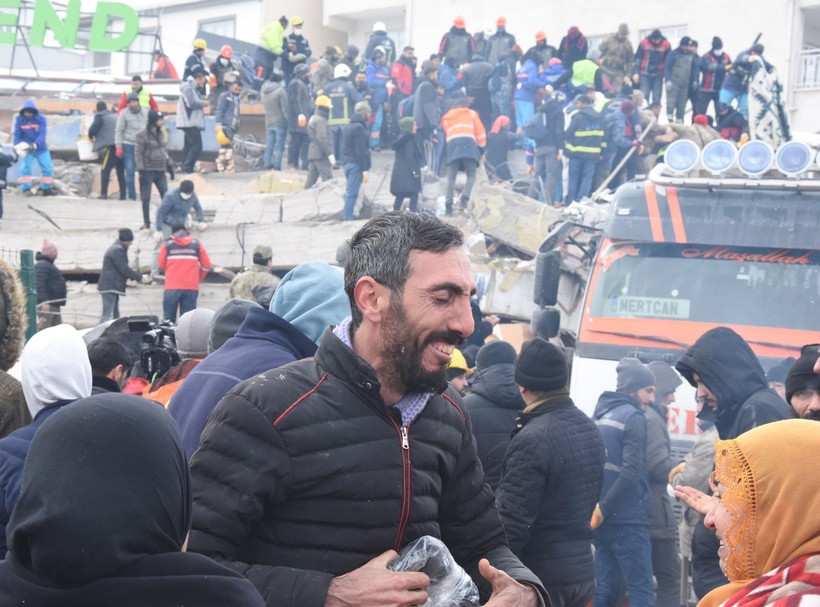 Malatya'da ilk depremden kurtulan 3 kişilik aile, ikinci depremde göçük altında kaldı - Resim: 13