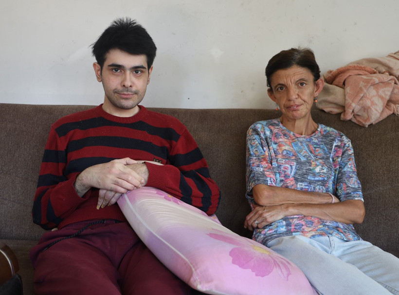 3 yıl sonra duş alıp, tıraş olan Barış’ın annesi, evladının yuva kurması hayaliyle yaşıyor - Resim : 3