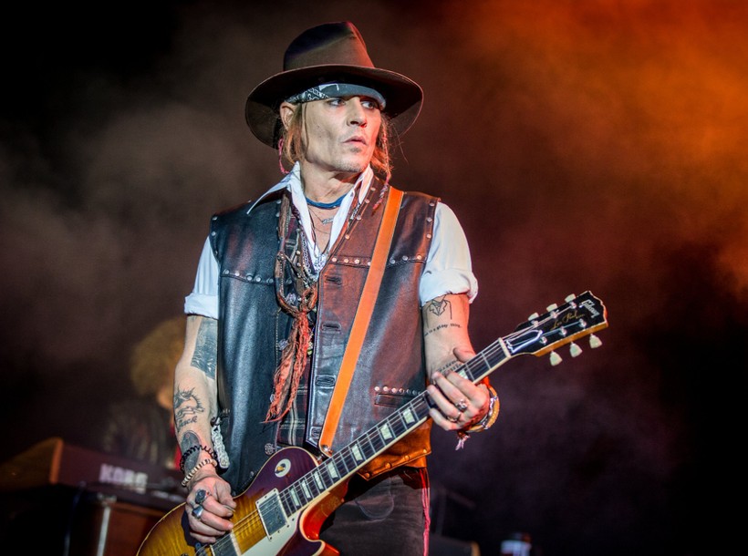 Johnny Depp otel odasında baygın bulundu: Konserler iptal edildi - Resim: 17