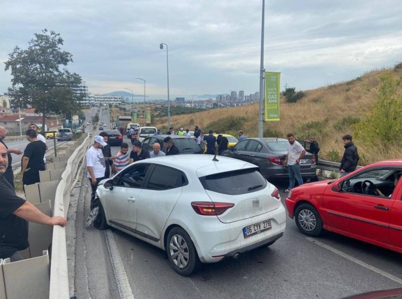 Maltepe'de can pazarı! Vinç şoförü dehşet saçıp sırra kadem bastı! 16 araç birbirine girdi - Resim: 2