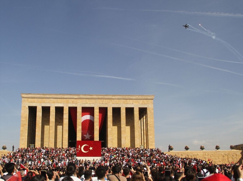 100. Yıl Kutlamaları nedeniyle Anıtkabir'de dün ziyaretçi rekoru kırıldı - Resim: 48