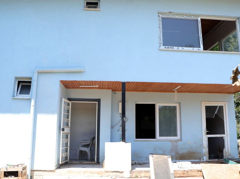 Kiracının çıktığı evden çıkanlar mide bulandırdı! Virane evden onlarca kedi ölüsü çıktı - Resim: 8