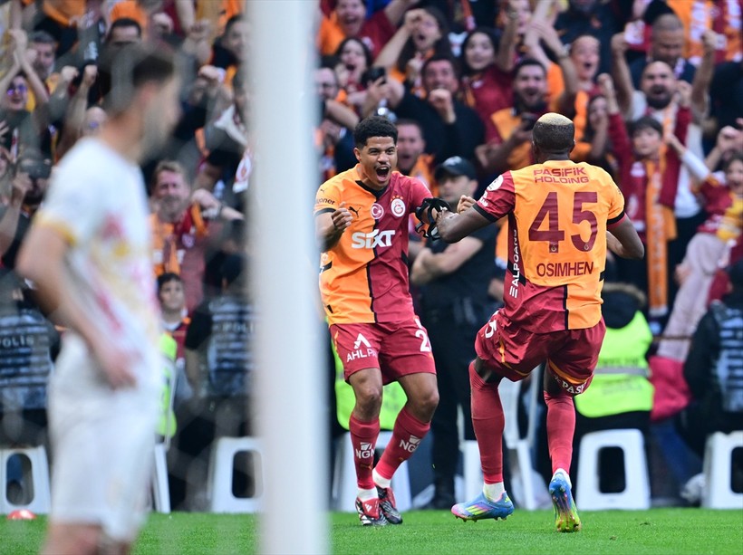 Galatasaray 5. yıldızı taktı - Resim : 3
