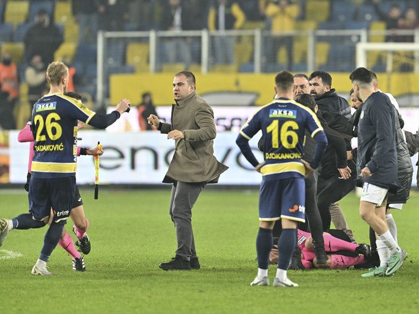 MKE Ankaragücü Kulübü Başkanı Faruk Koca görevinden istifa etti - Resim : 4