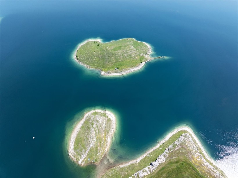 Adıyaman Atatürk Baraj Gölü Maldivler'i andırıyor - Resim: 10