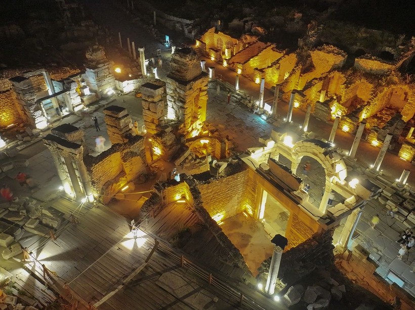 Efes Antik Kenti'nde gece müzeciliği başladı - Resim: 6