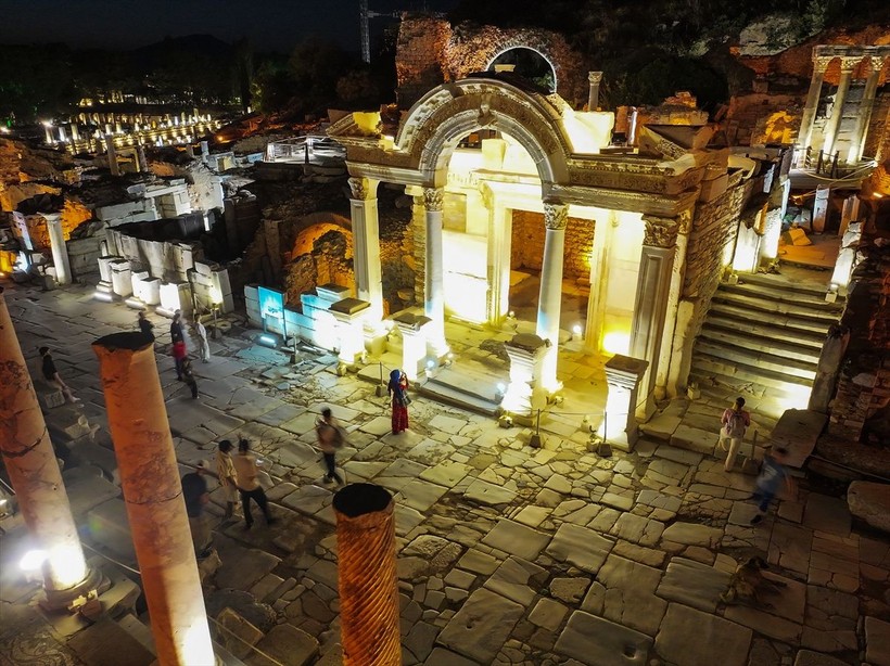 Efes Antik Kenti'nde gece müzeciliği başladı - Resim: 10