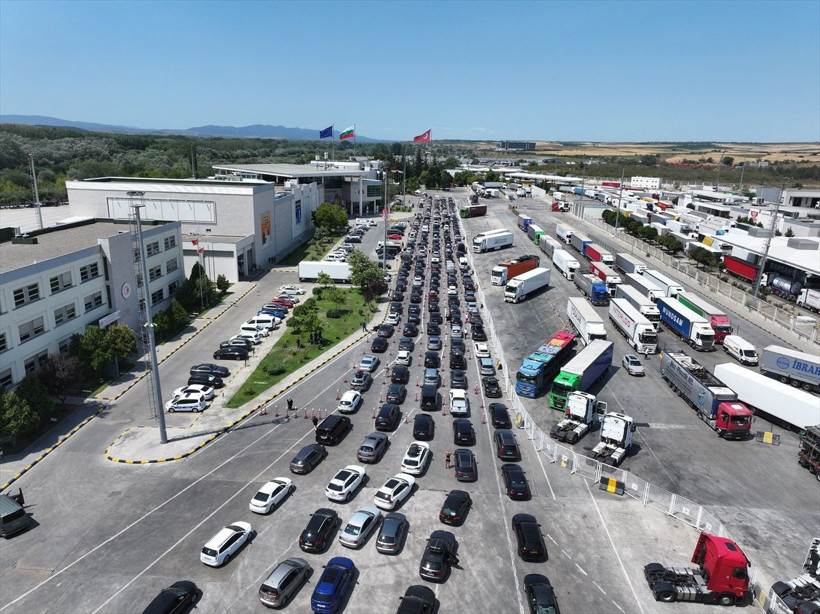 Gurbetçilerin yaşadıkları ülkelere dönüşleri devam ediyor - Resim: 4